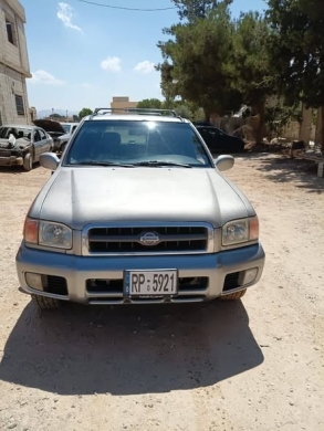 2001 Nissan 3500cc Full Size Jeep in Zahrani