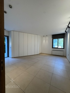 شقة فاخرة للإيجار في اليرزة 300m² | Luxury Apartment for Rent Yarzeh