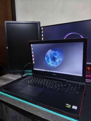 Dell Inspiron 15 7000 Gaming Laptop with i7 and GTX 1050 Ti