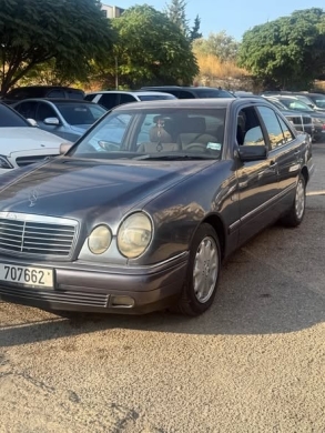 1996 Mercedes E 320 in good mechanical condition — 2