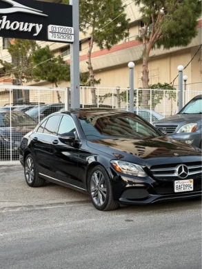 Mercedes C300 2018 with 105,000 miles and full options — 3