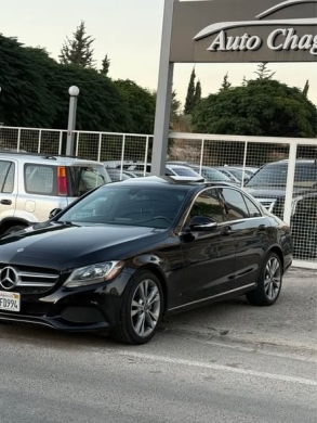 Mercedes C300 2018 with 105,000 miles and full options — 2