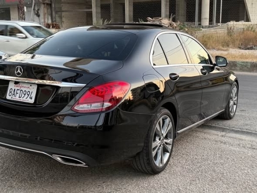 Mercedes C300 2018 with 105,000 miles and full options — 4