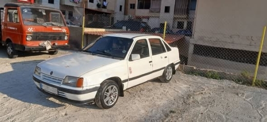 Opel Kadett 1990 with minor mechanical issues