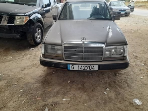 Automatic car with hydraulic sunroof, sport rims and new battery
