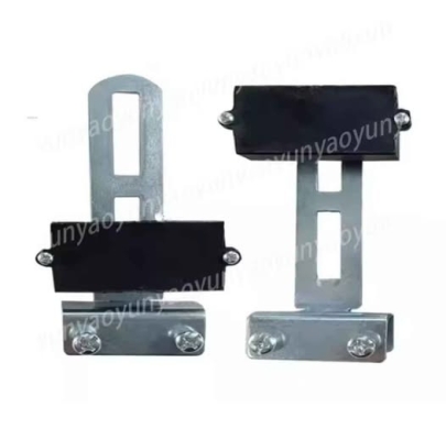 Pair of magnetic limit switch brackets for automatic sliding gate openers