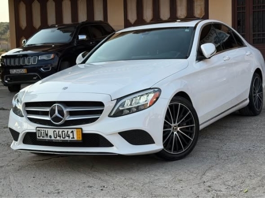 2018 Mercedes-Benz C300 with Clean Carfax and Full LED