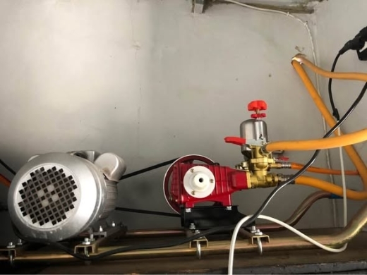 Complete car wash equipment set for sale including pressure washer and hoses