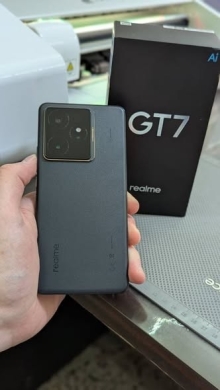 Realme GT7 with 24GB RAM and 512GB Storage