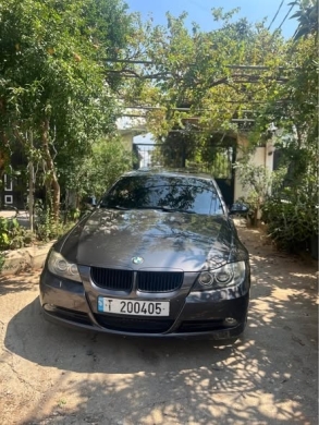 2006 BMW E90 with new motor, new seats, and parking sensors