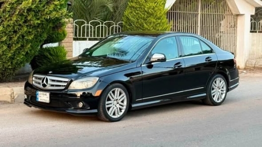 2008 Mercedes-Benz C300 V6 Black Full Option — 2