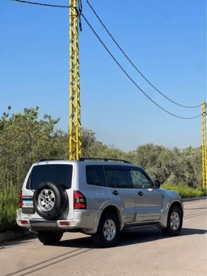 Mitsubishi Montero XLS 2002 with 4WD and AC