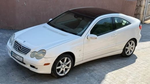 2003 Mercedes-Benz C230 Kompressor Compact with Panoramic Roof — 4
