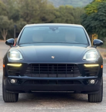 2018 Porsche Macan S Navy Blue with Panoramic Sunroof — 4