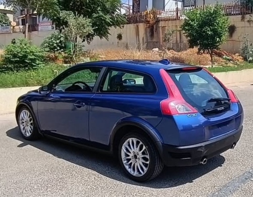 Volvo C30 2008 with Tiptronic and Super Mechanic Condition — 4
