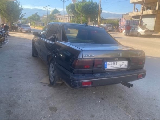 Honda Accord 1988 in good condition available in Western Bekaa — 4