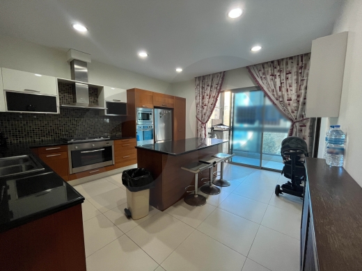 A prestigious residence in the highly sought-after For Sale/Prime Second Line/RAMLET EL BAYDA-BEIRUT/رملة البيضة/REF#AZ140610