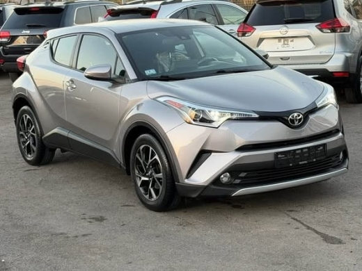 Toyota C-HR 2019 XLE with 80k miles and full options