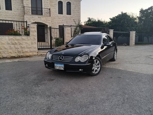 2003 Mercedes-Benz CLK320 with original tires and no accidents