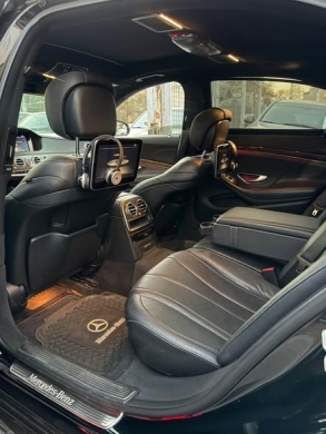 2014 Mercedes-Benz S 550 with Panoramic Roof and Night Vision — 5