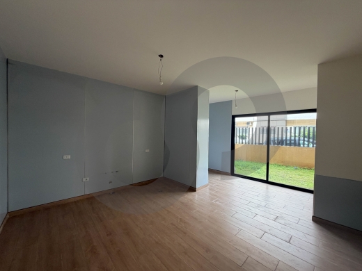 Spacious 255 sqm ground-floor apartment in a beautiful building REF# JS132734