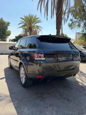 2017 Range Rover Sport HSE V6 with Full Options — 4