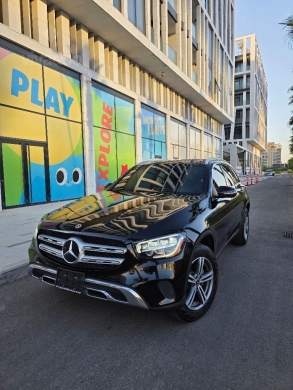 مرسيدس-بنز GLC 300 4MATIC 2020 أسود | Mercedes-Benz GLC 300 4MATIC 2020 Black — 2