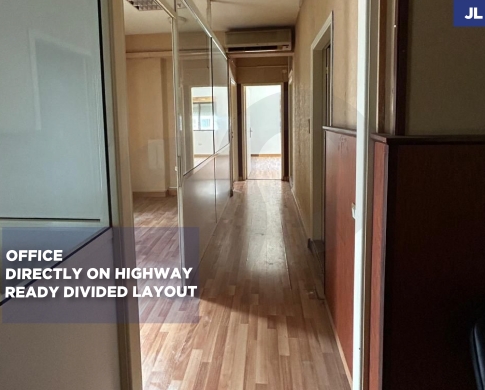 OFFICE FOR RENT/MAAMELTEIN,KESEROUAN/معاملتين/Direct highway location/REF#JL140650 !