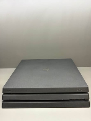 PS4 Pro 1TB Console with Original Controller and GTA 5