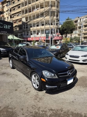 2012 Mercedes-Benz C250 Full with Panoramic and Keyless Entry
