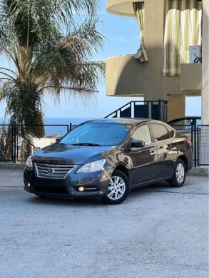 Nissan Sentra 2014 with 90,000 kilometers