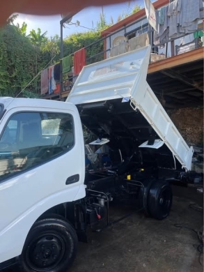 2013 Toyota with Lebanese ownership and new gearbox