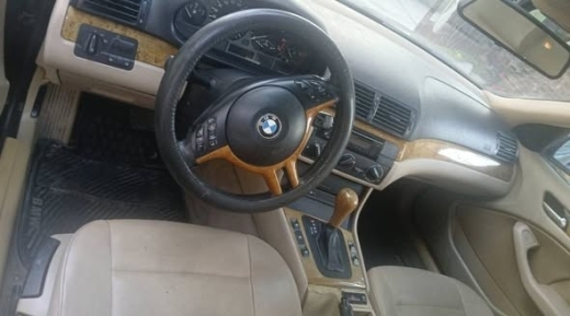 2002 BMW 318i Automatic with AC and Central Lock — 3