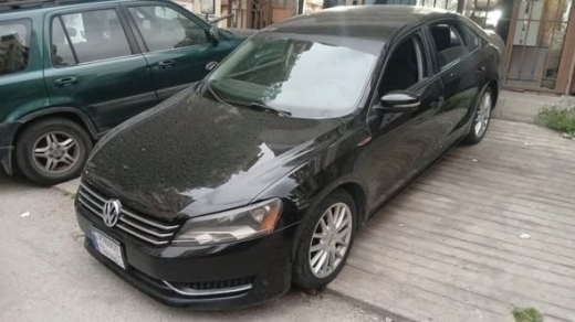 Clean 2013 Volkswagen Passat with 60,000 km