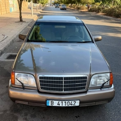 1991 Mercedes-Benz 300 SEL V6 with 117,000 km