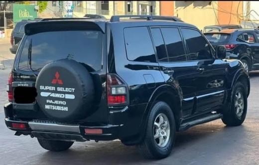 2001 Mitsubishi 7-Seater SUV
