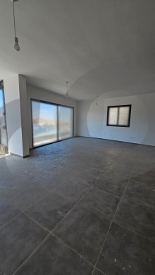 BRAND NEW OFFICE/on the highway/Parking lots available/Rwayset, Sawfar,ALEY/ رويسات, صوفر… — 2
