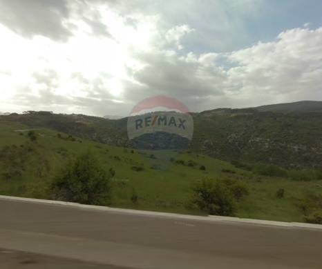 R9-3945 Land for Sale in Qnat – Becharri, 3,711 m², Zoning 15/30أرض للبيع في قنات – بشري، 3,711 م²، تصنيف 15/30