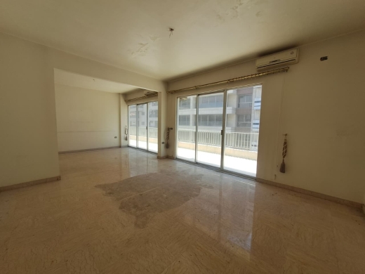 4-Bedroom Apartment For Sale in Hamra, Ras Beirut