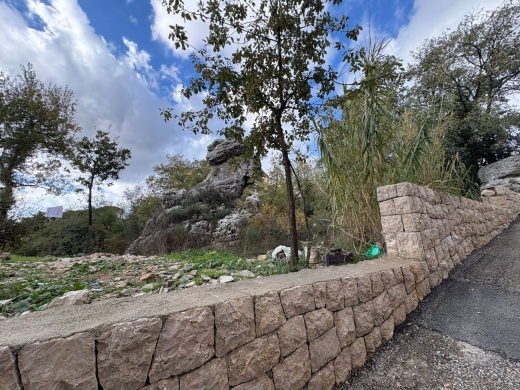 1,140 SQM Land For Sale in Rayfoun