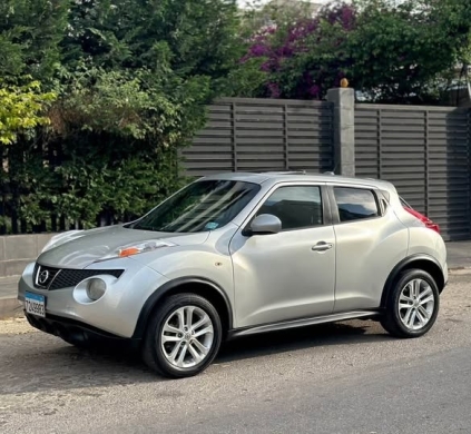 Nissan Juke SV 2012