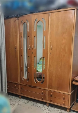 Bedroom set with two beds and mattresses — 2