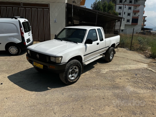 توتا هايلوكس غمارة ونص بحالة ممتازة جداً | Toyota Hilux Extra Cab Super Clean — 2