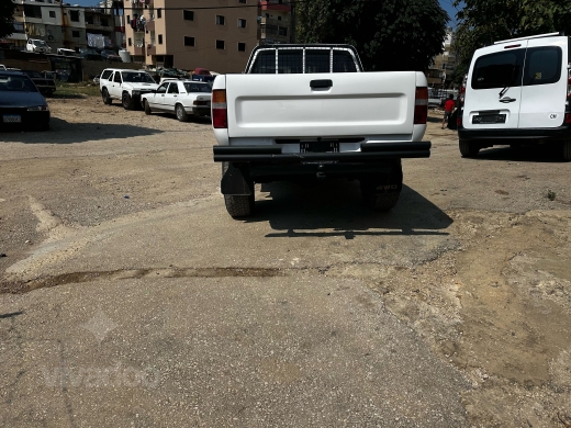 توتا هايلوكس غمارة ونص بحالة ممتازة جداً | Toyota Hilux Extra Cab Super Clean — 4