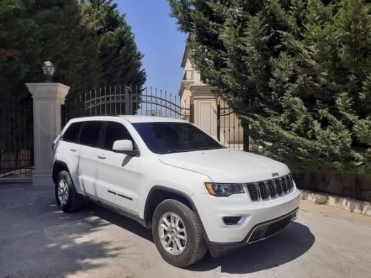 Jeep Grand Cherokee Laredo 2018 — 2