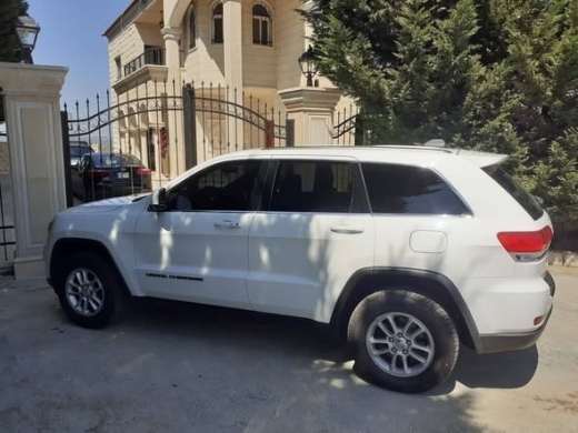 Jeep Grand Cherokee Laredo 2018 — 3