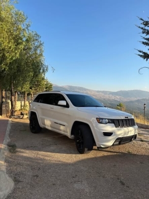 Jeep Grand Cherokee Altitude 2017 — 2