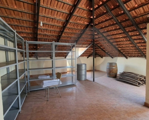 Fully Renovated Apartment/big storage room/4th floor/modern… — 3