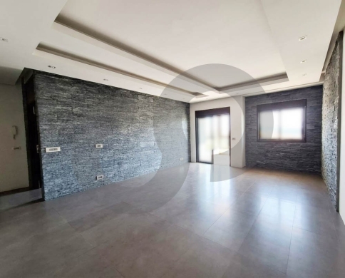 Fully Renovated Apartment/big storage room/4th floor/modern… — 2