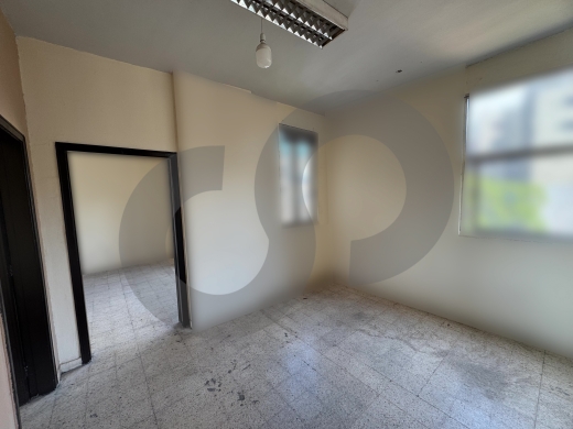 RENTAL OFFICE/MAR ELIAS,BEIRUT/ مار إلياس/PRIME LOCATION/REF#TD140800 ! — 5